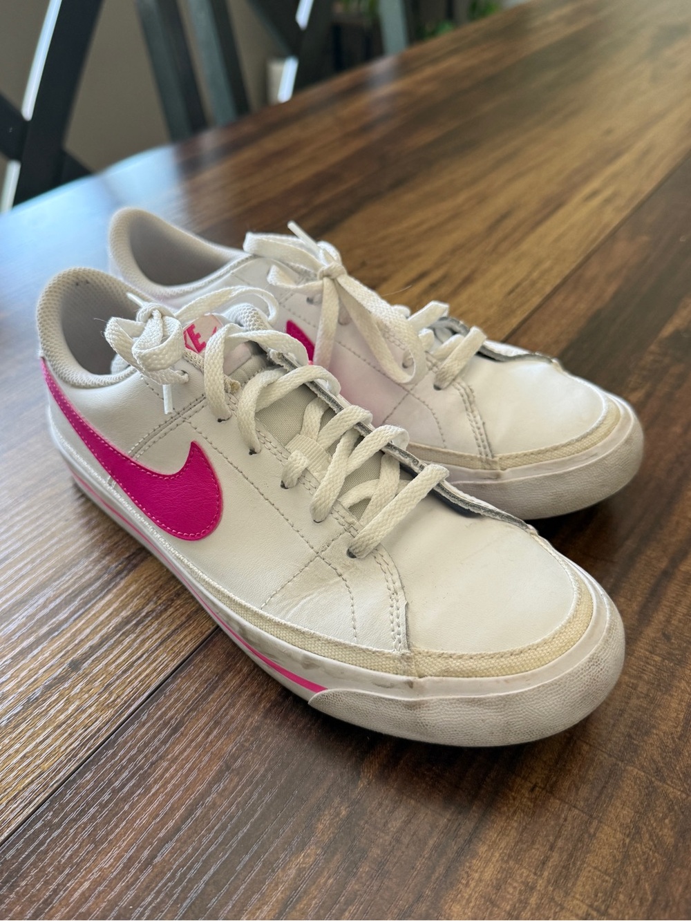 Nike low Court White Sneakers with Hot Pink Swoosh